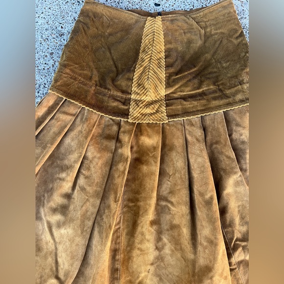 Vintage Rare 80’s Gianni Versace Size 8  Mid Skirt Brown Suede 100% Leather - Picture 5 of 10